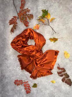 13042 Шарф шёлково-атласный с рисунком